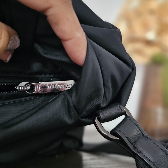 Lululemon crossbody - Picture 14 of 15